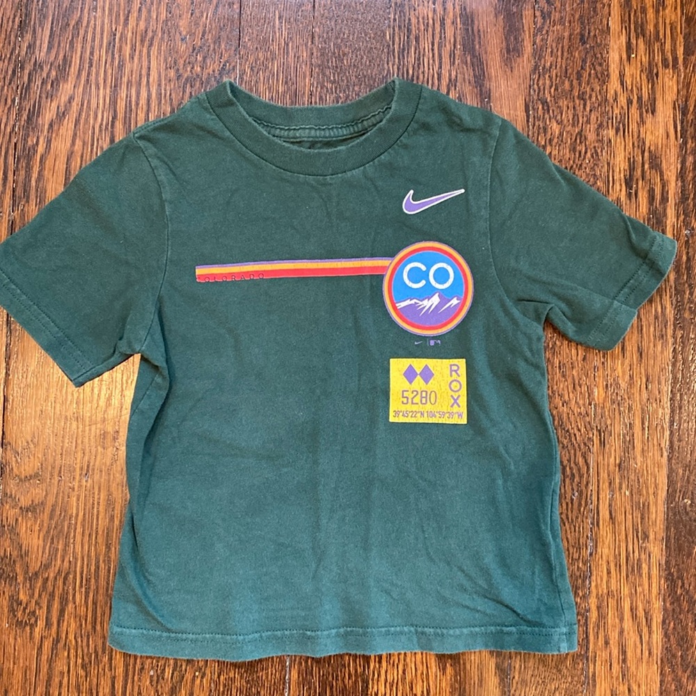 Colorado Rockies Nike green short sleeve T-shirt size 4